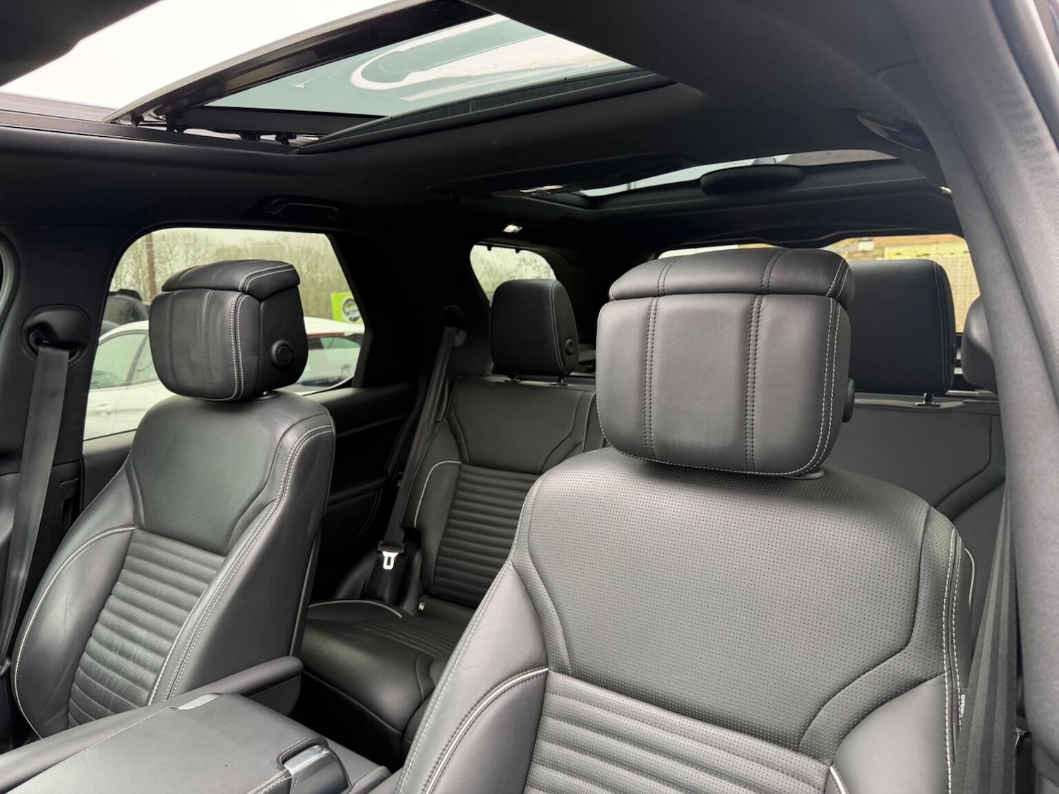 Used Land Rover Discovery 2023 for sale - 77750022: Photo 37