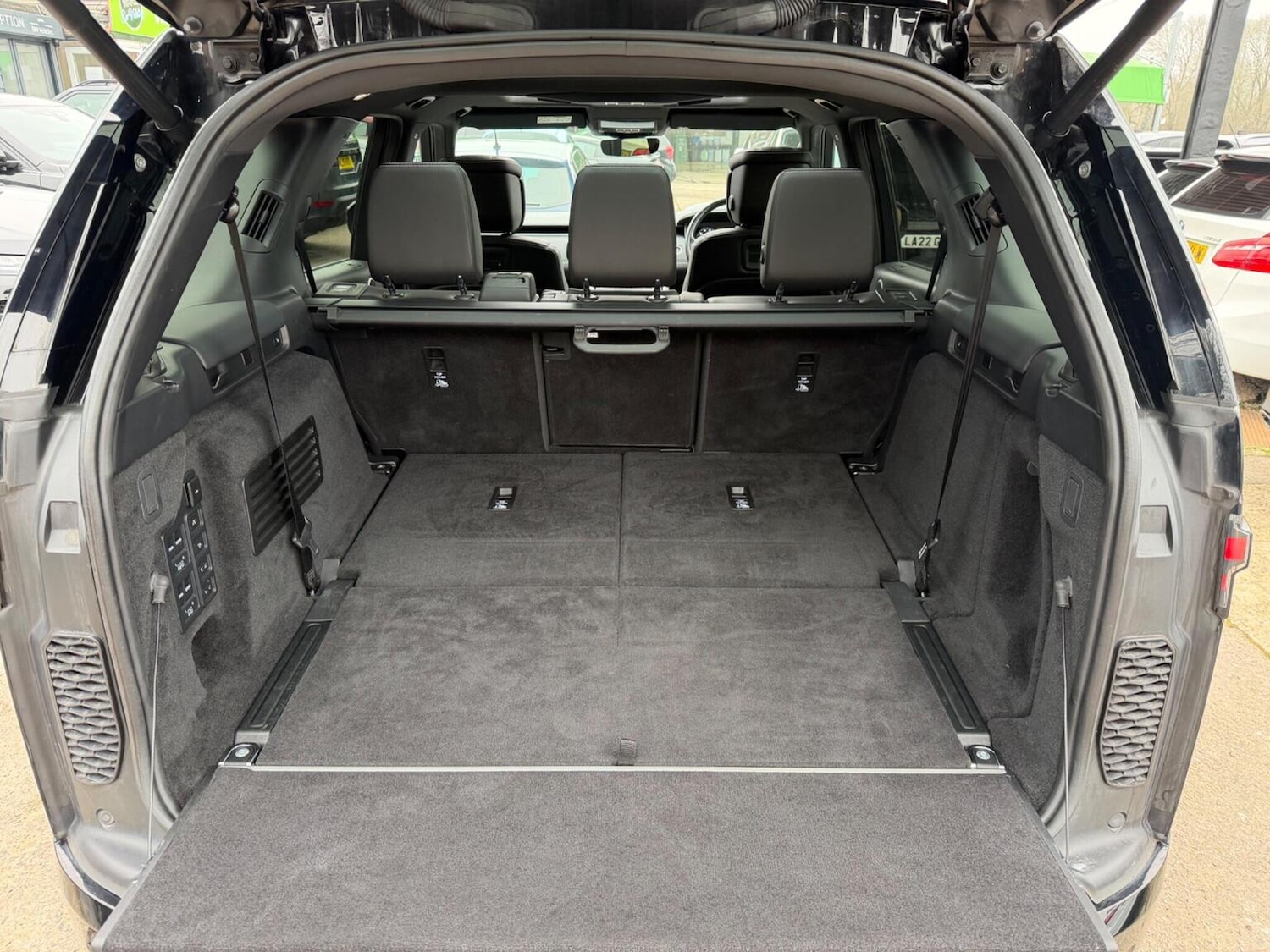 Used Land Rover Discovery 2023 for sale - 77750022: Photo 45