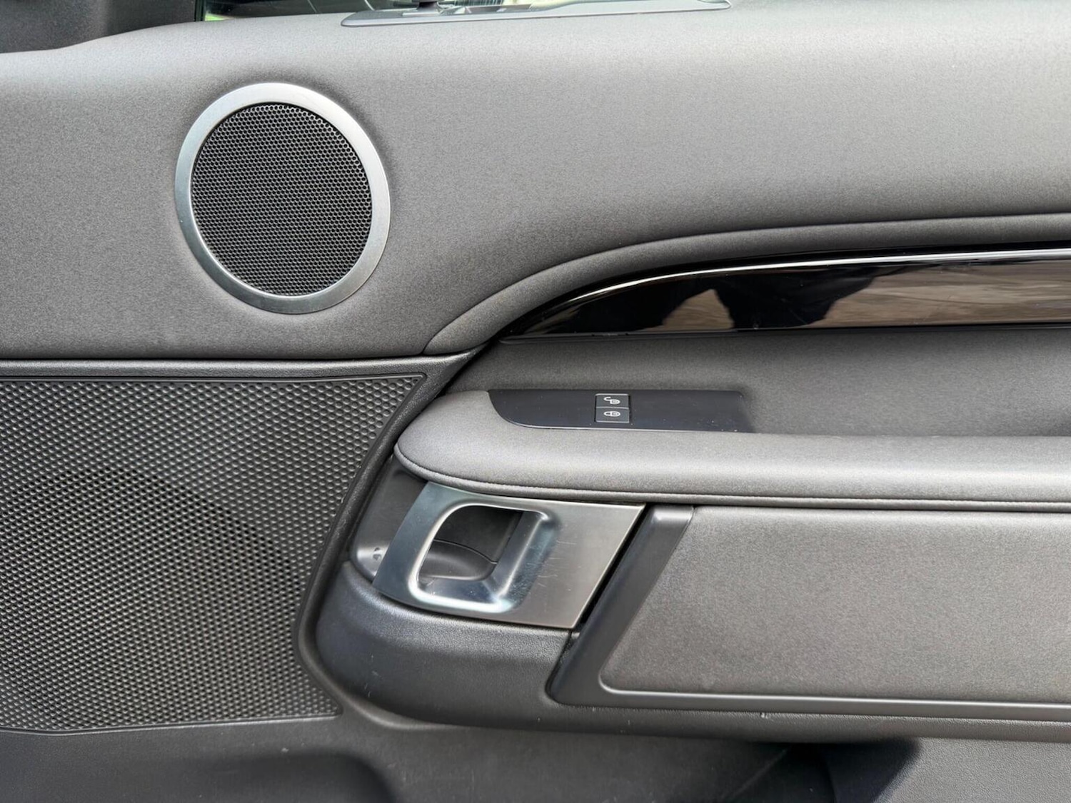 Used Land Rover Discovery 2020 for sale - 77536002: Photo 27