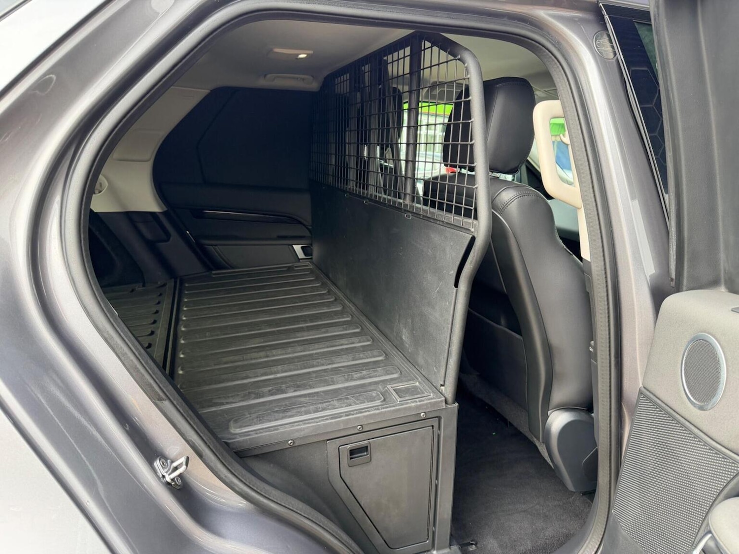 Used Land Rover Discovery 2020 for sale - 77536002: Photo 33