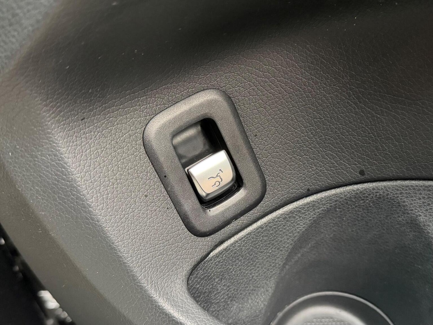 Used Mercedes-Benz C Class 2017 for sale - 76974357: Photo 31