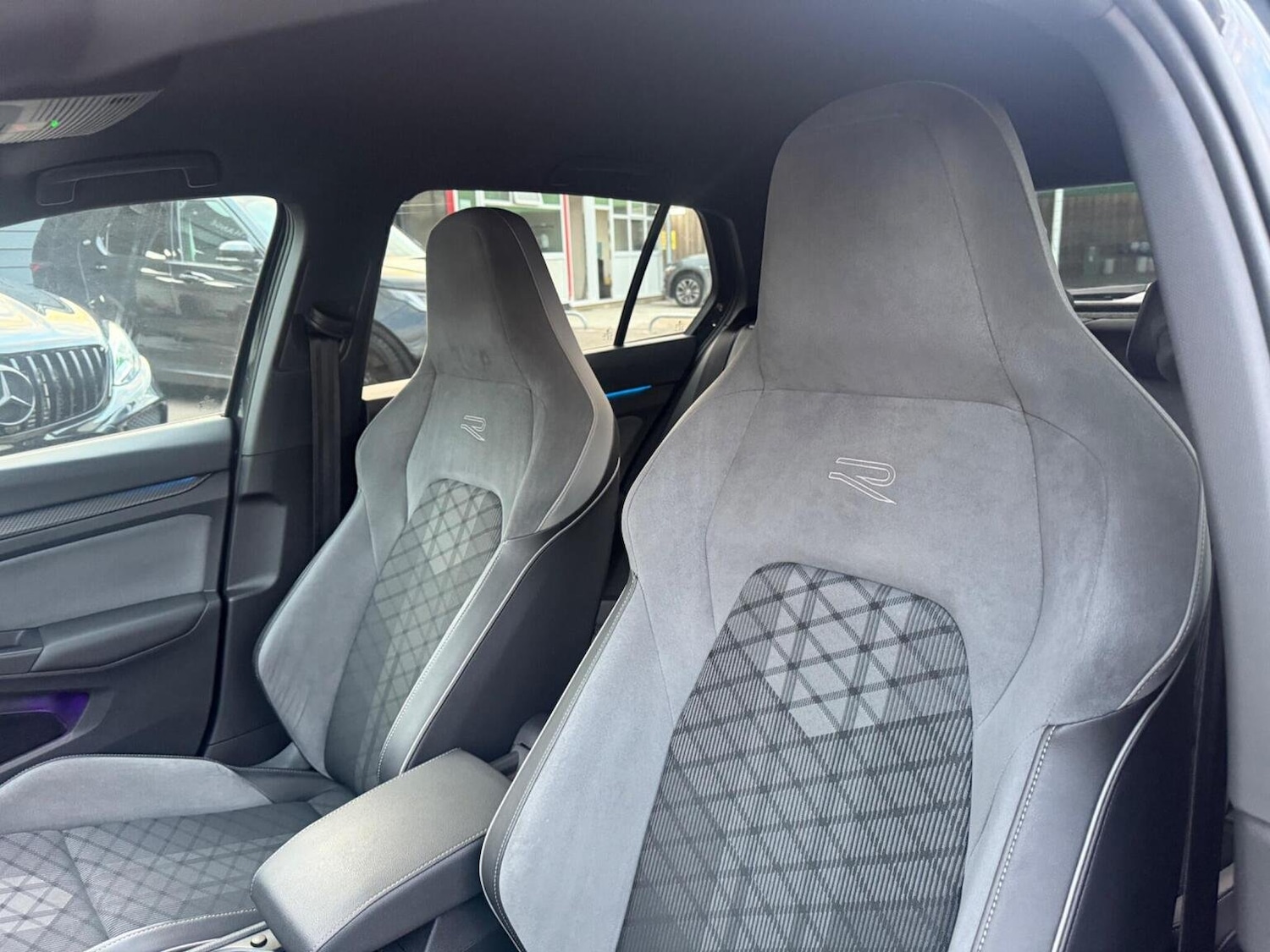 Used Volkswagen Golf 2020 for sale - 76670861: Photo 32