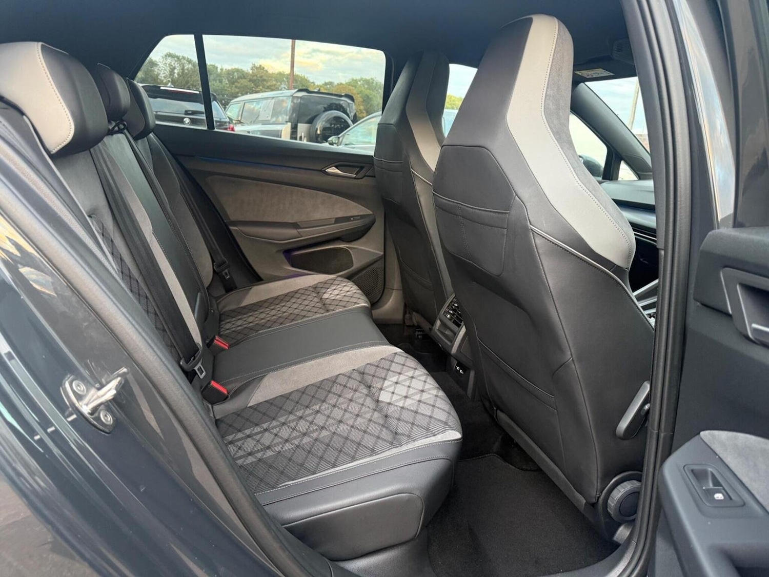 Used Volkswagen Golf 2020 for sale - 76670861: Photo 33