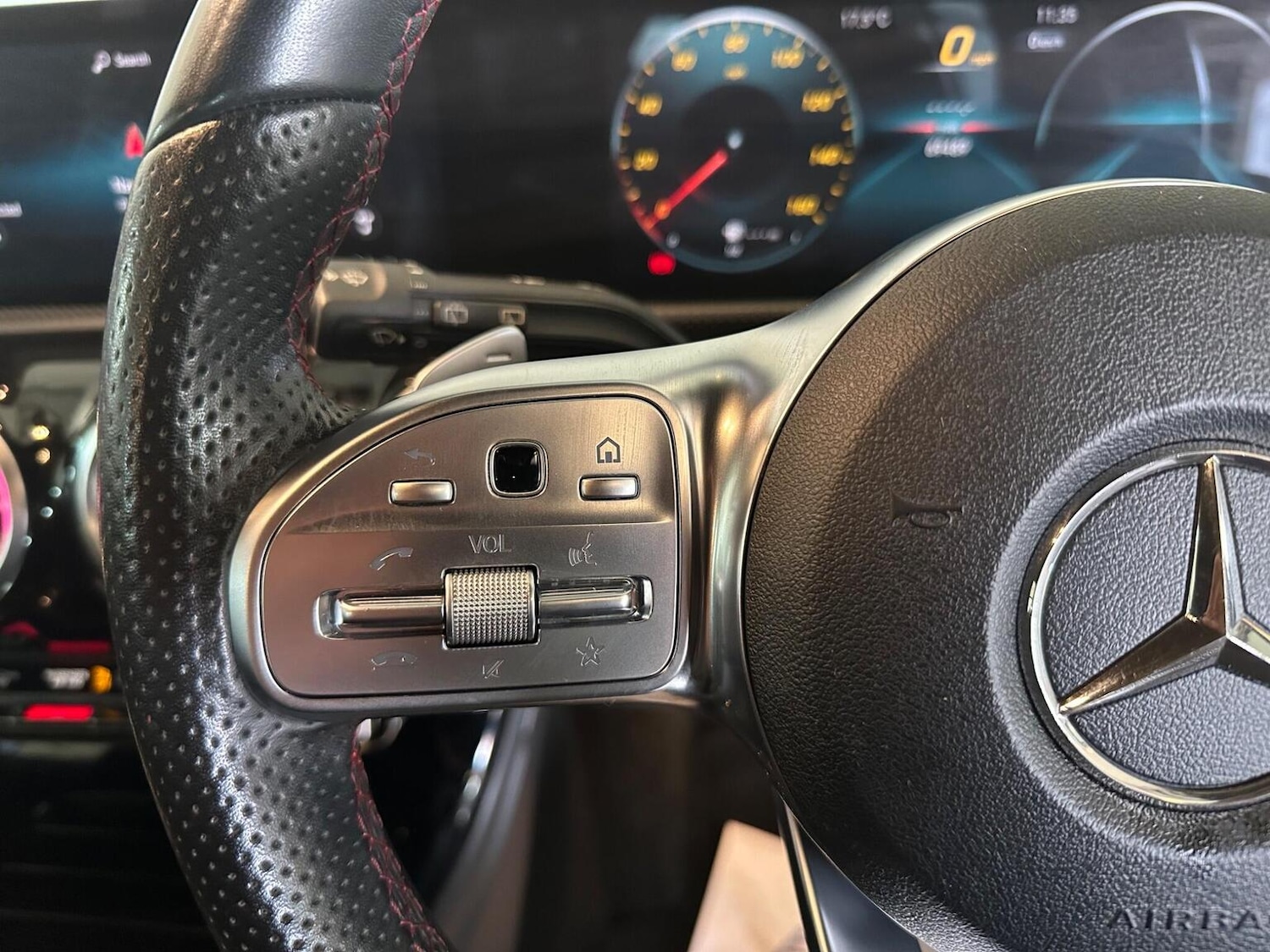 Used Mercedes-Benz A-Class 2018 for sale - 77438369: Photo 14