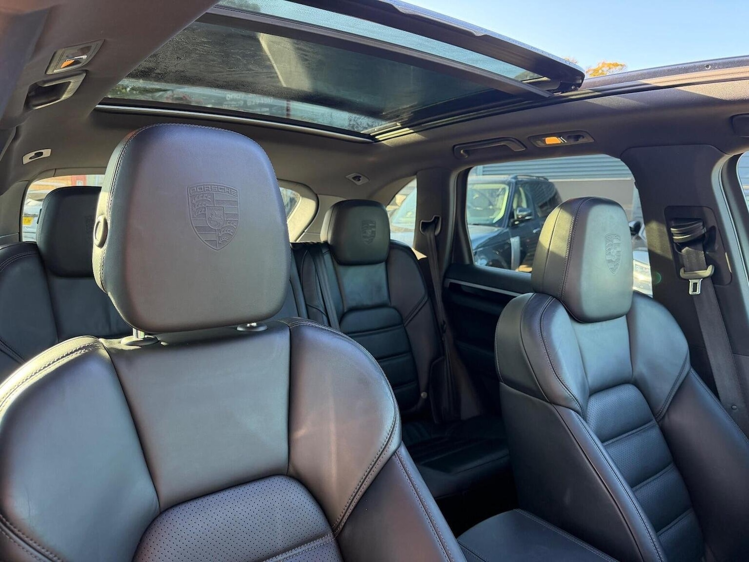 Used Porsche Cayenne 2016 for sale - 76670845: Photo 39