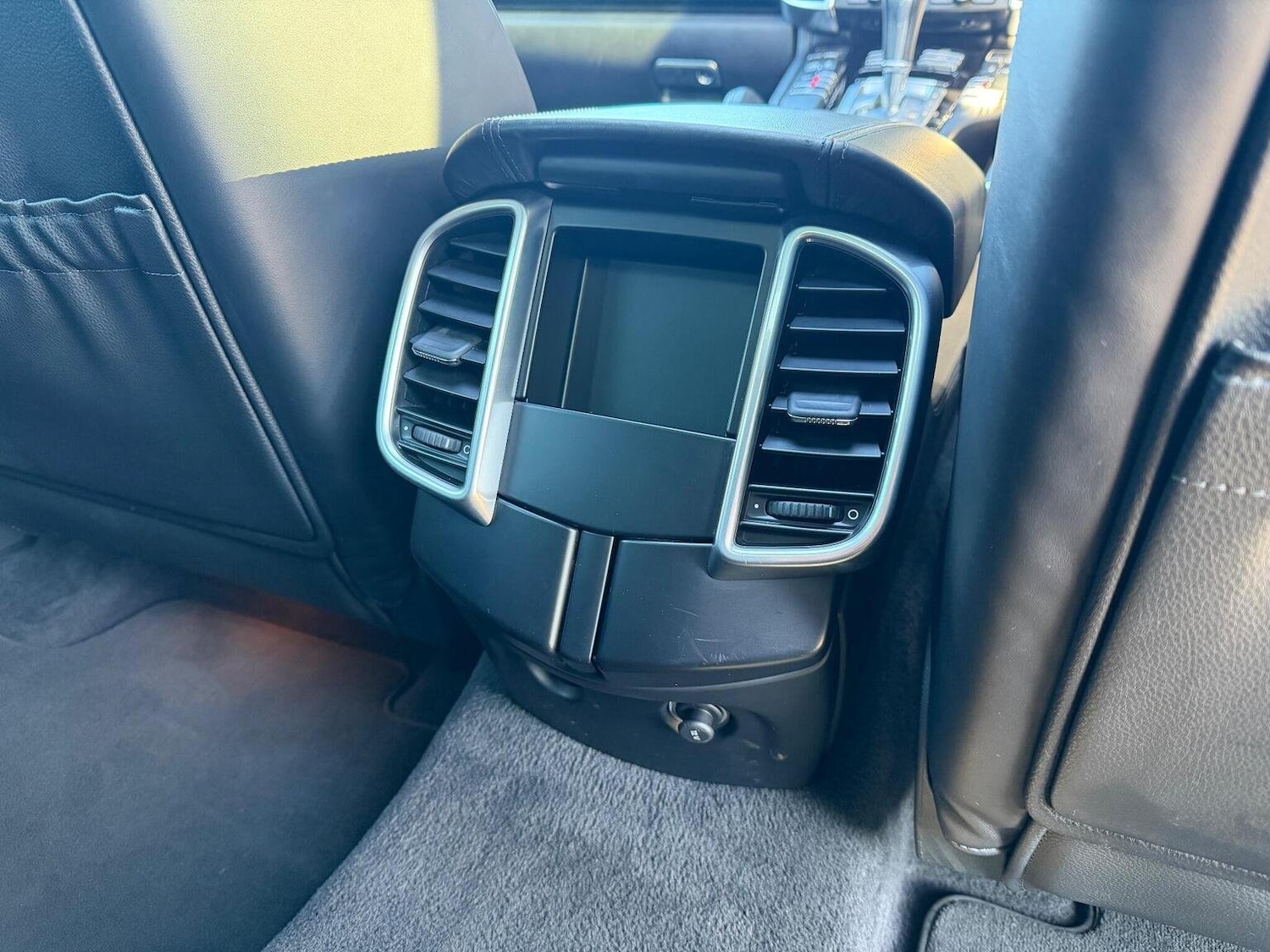 Used Porsche Cayenne 2016 for sale - 76670845: Photo 43