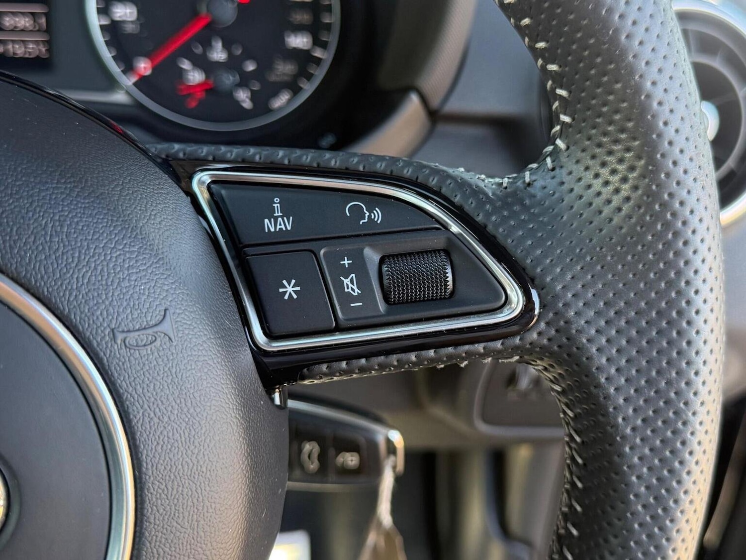 Used Audi A1 2015 for sale - 76670846: Photo 17