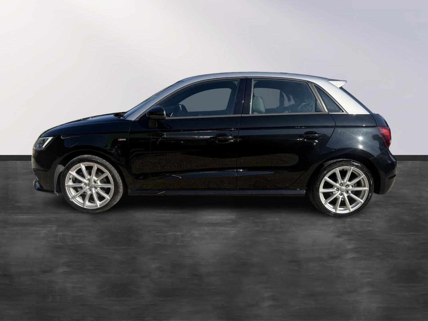 Used Audi A1 2015 for sale - 76670846: Photo 4