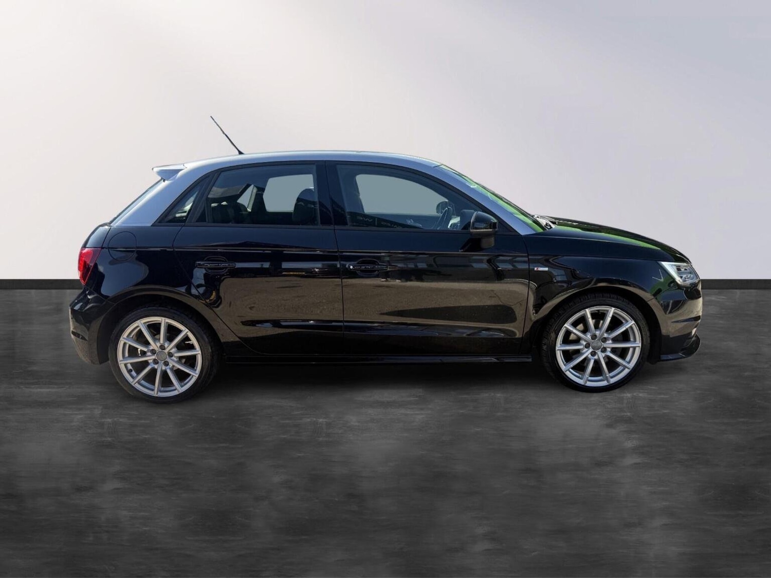 Used Audi A1 2015 for sale - 76670846: Photo 9