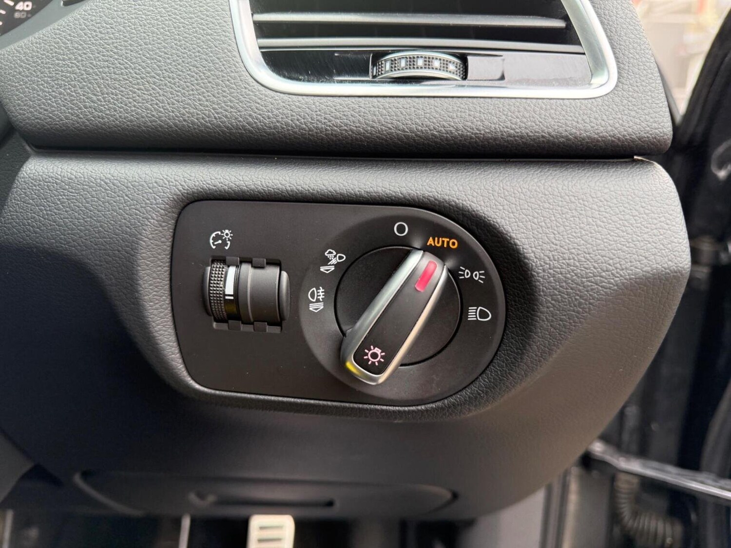 Used Audi Q3 2018 for sale - 76793632: Photo 28