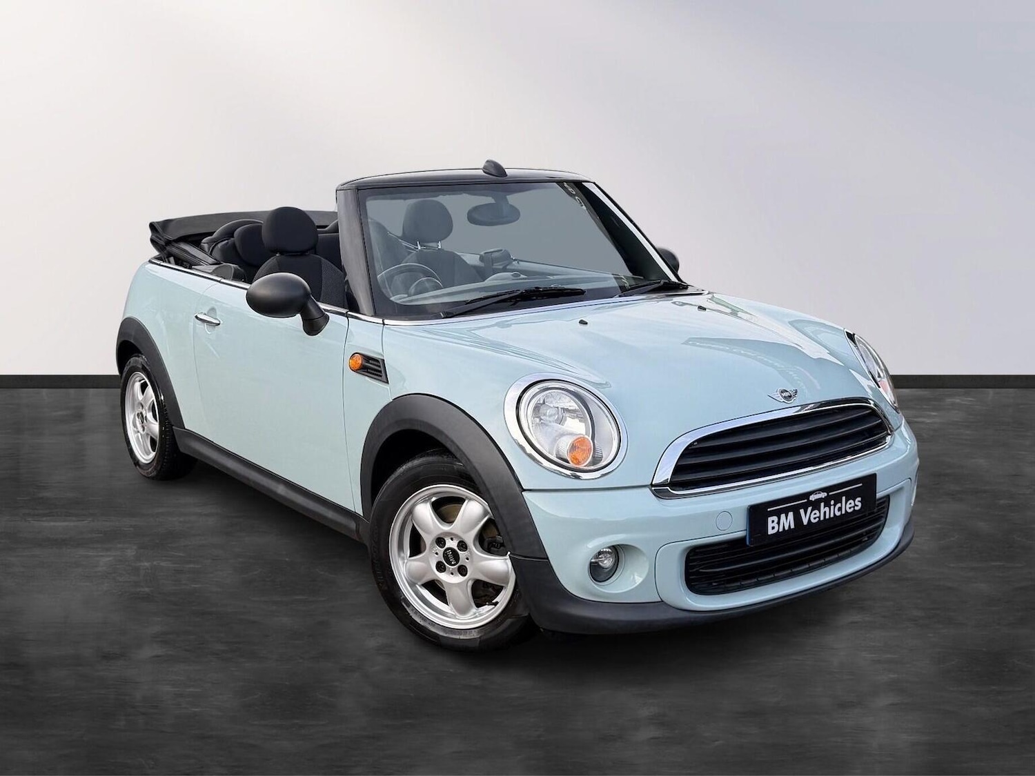 Used MINI Convertible 2011 for sale - 77028008: Photo 2