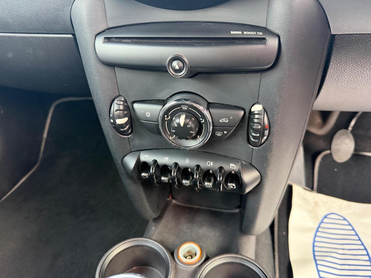 Used MINI Convertible 2011 for sale - 77028008: Photo 26