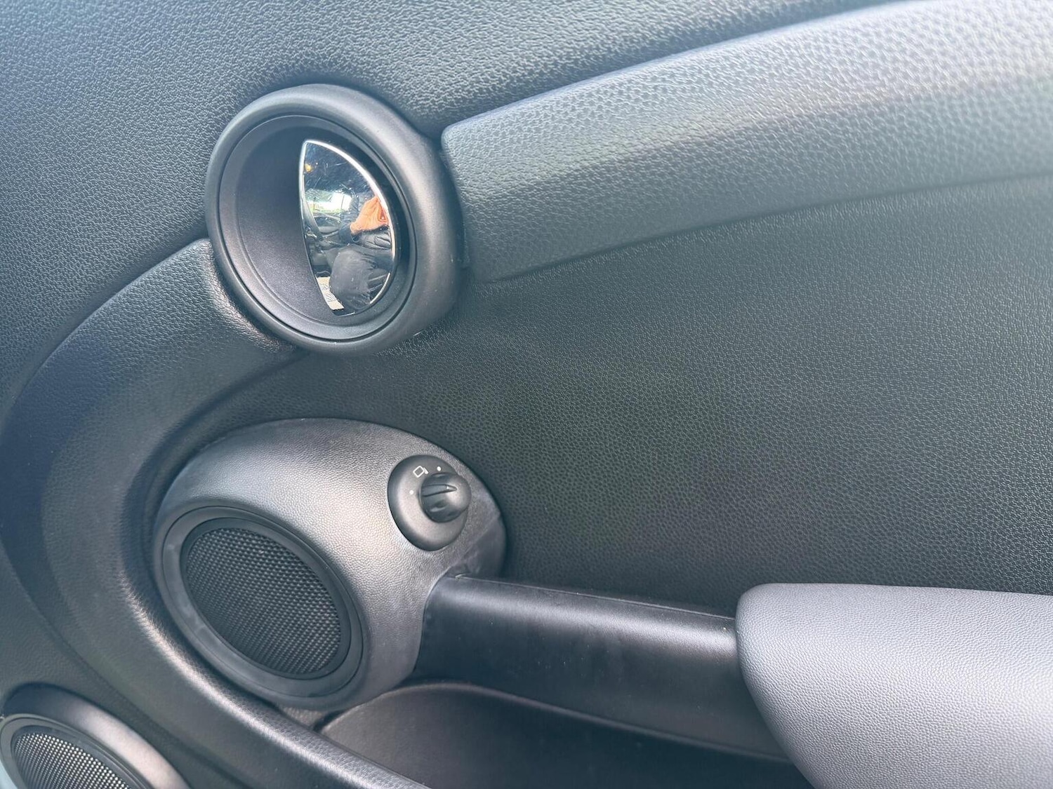 Used MINI Convertible 2011 for sale - 77028008: Photo 28