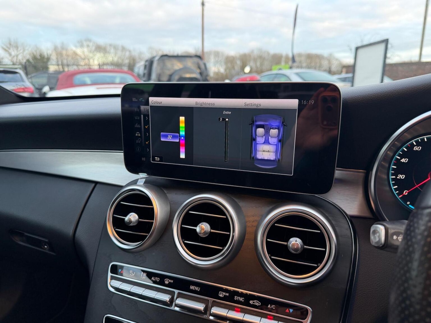 Used Mercedes-Benz C Class 2019 for sale - 77438350: Photo 24