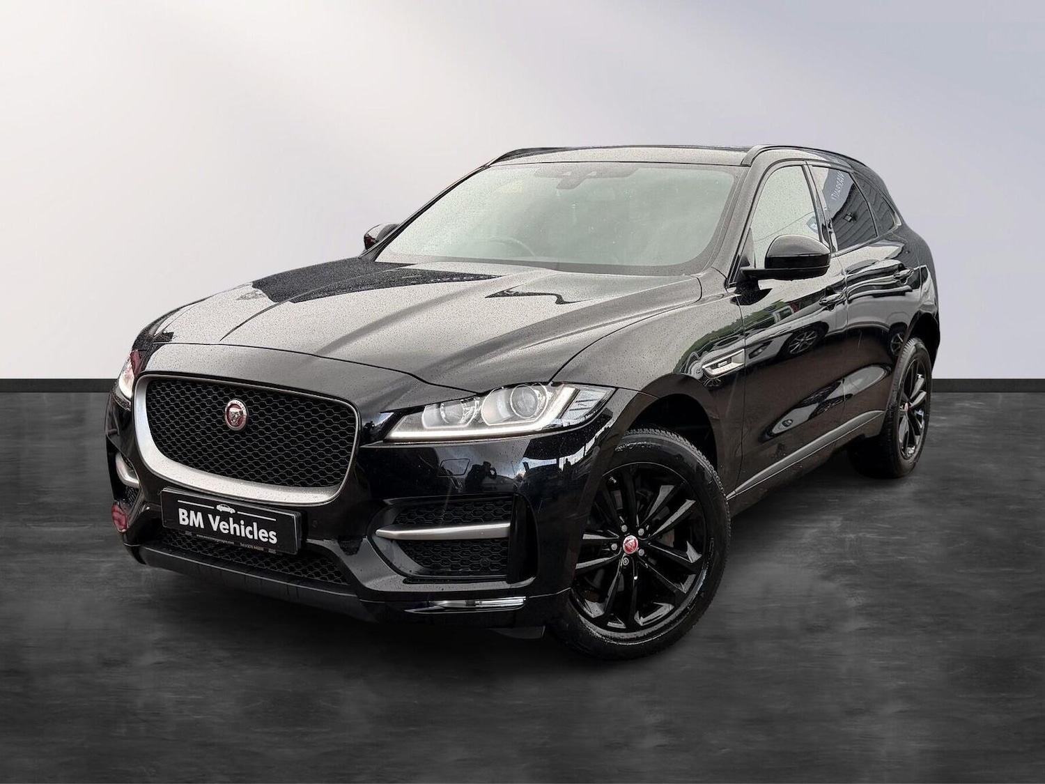 Used Jaguar F-Pace 2016 for sale - 77572896: Photo 3