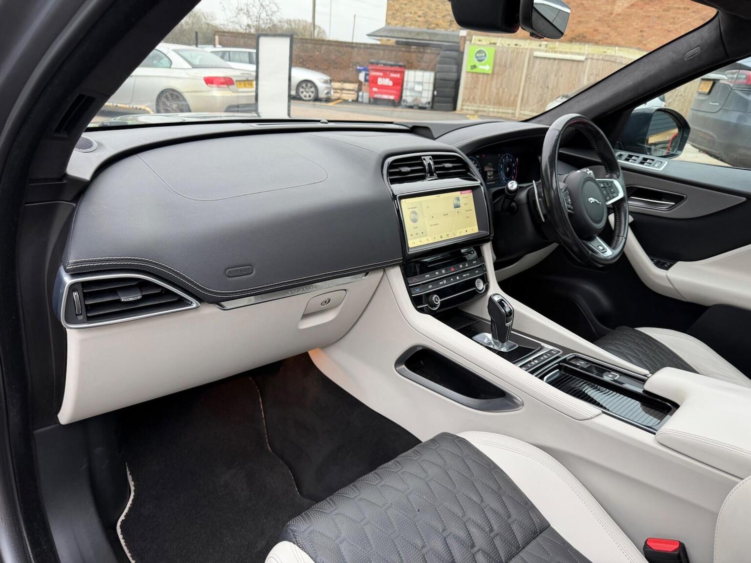 Used Jaguar F-Pace 2019 for sale - 77595471: Photo 37