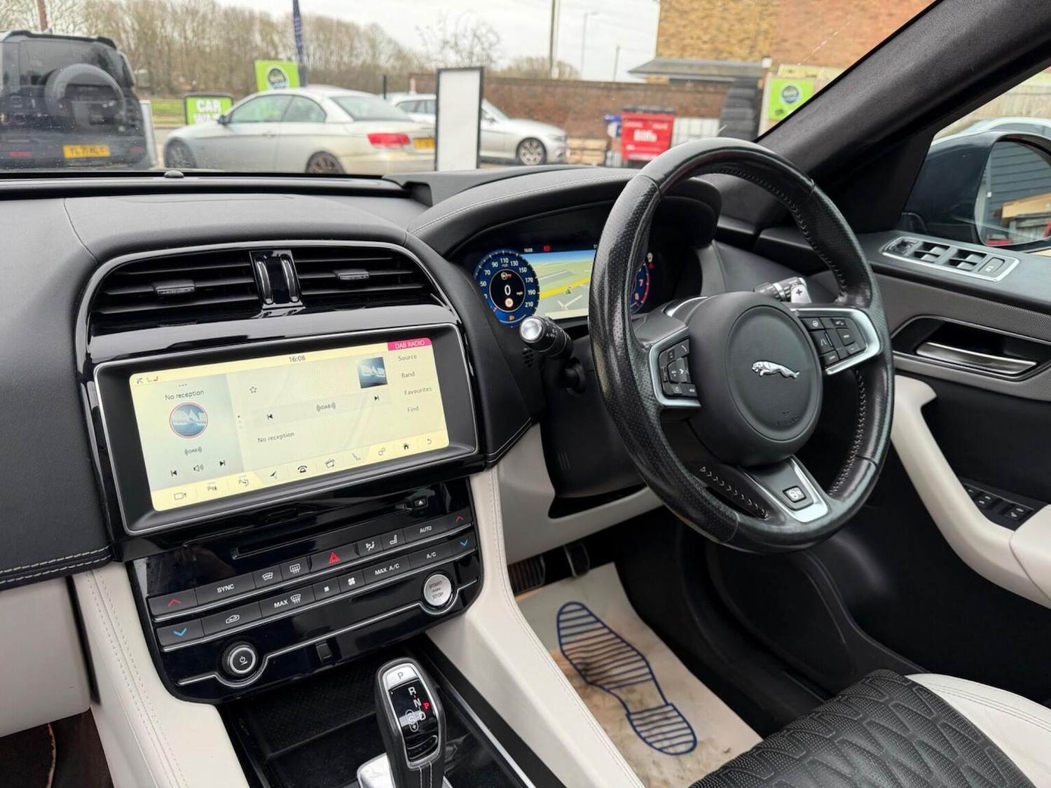 Used Jaguar F-Pace 2019 for sale - 77595471: Photo 38