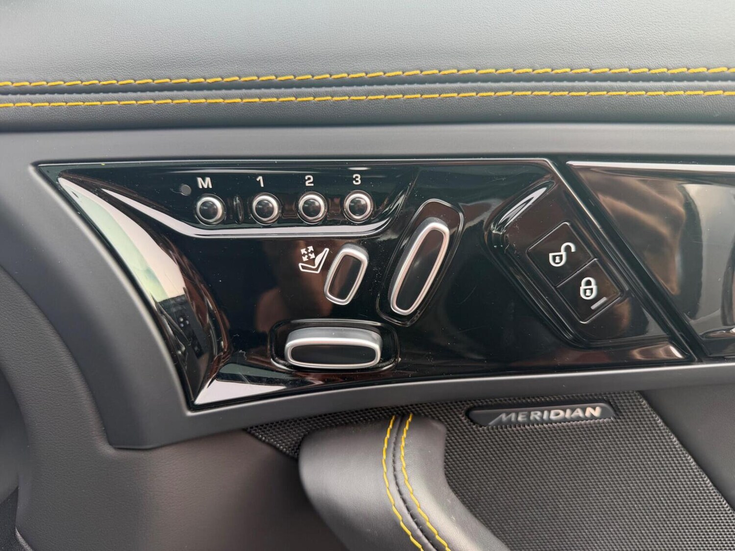 Used Jaguar F-Type 2017 for sale - 77991805: Photo 30