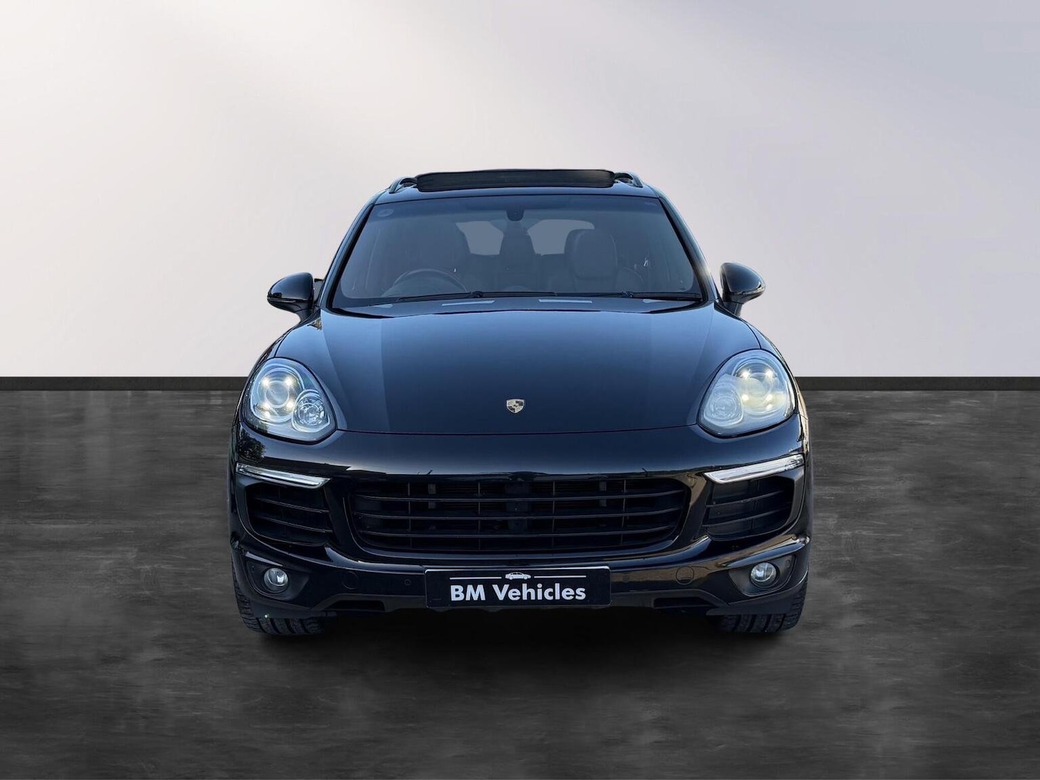 Used Porsche Cayenne 2016 for sale - 77464732: Photo 2