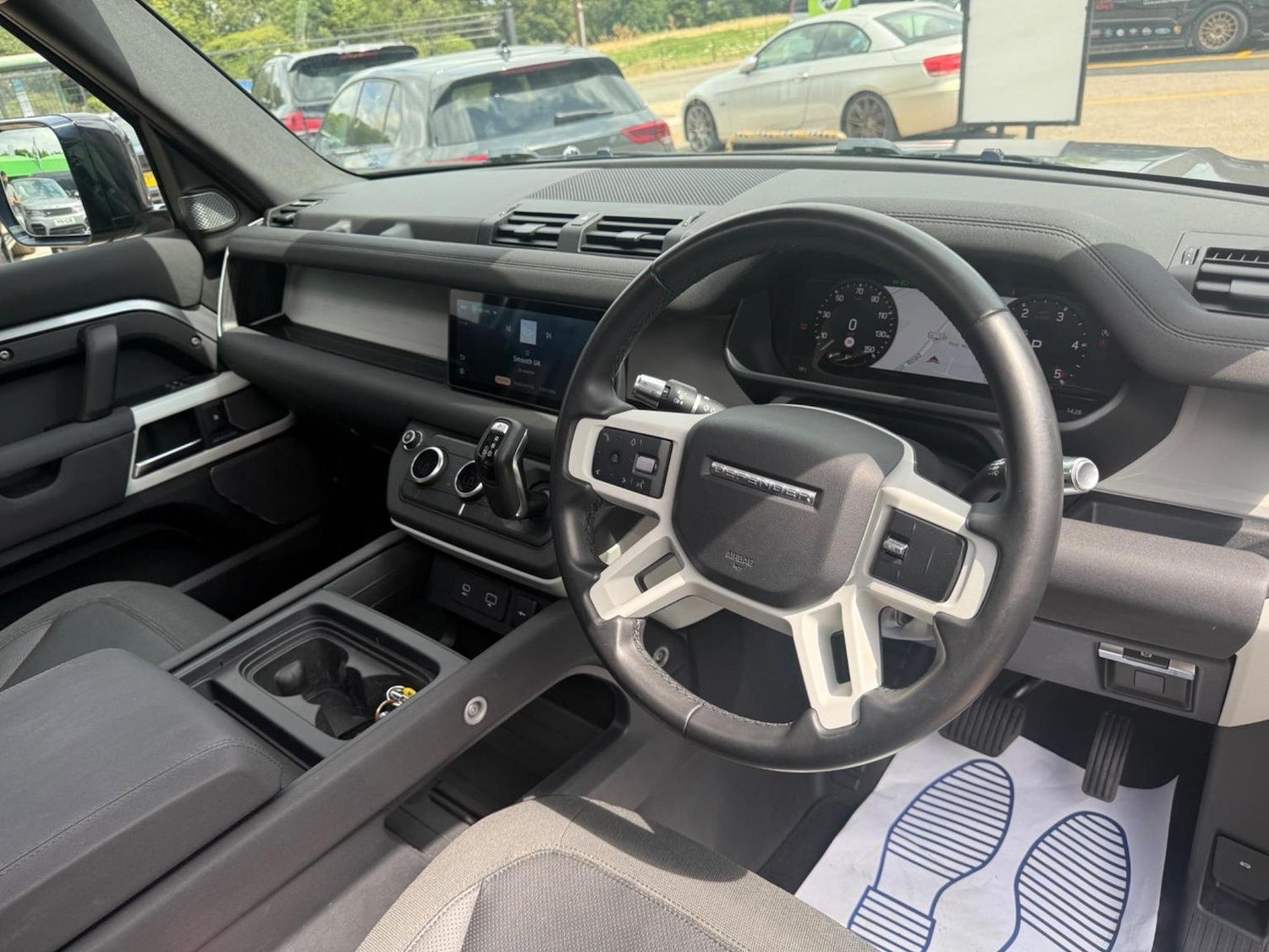 Used Land Rover Defender 110 2020 for sale - 76793631: Photo 11