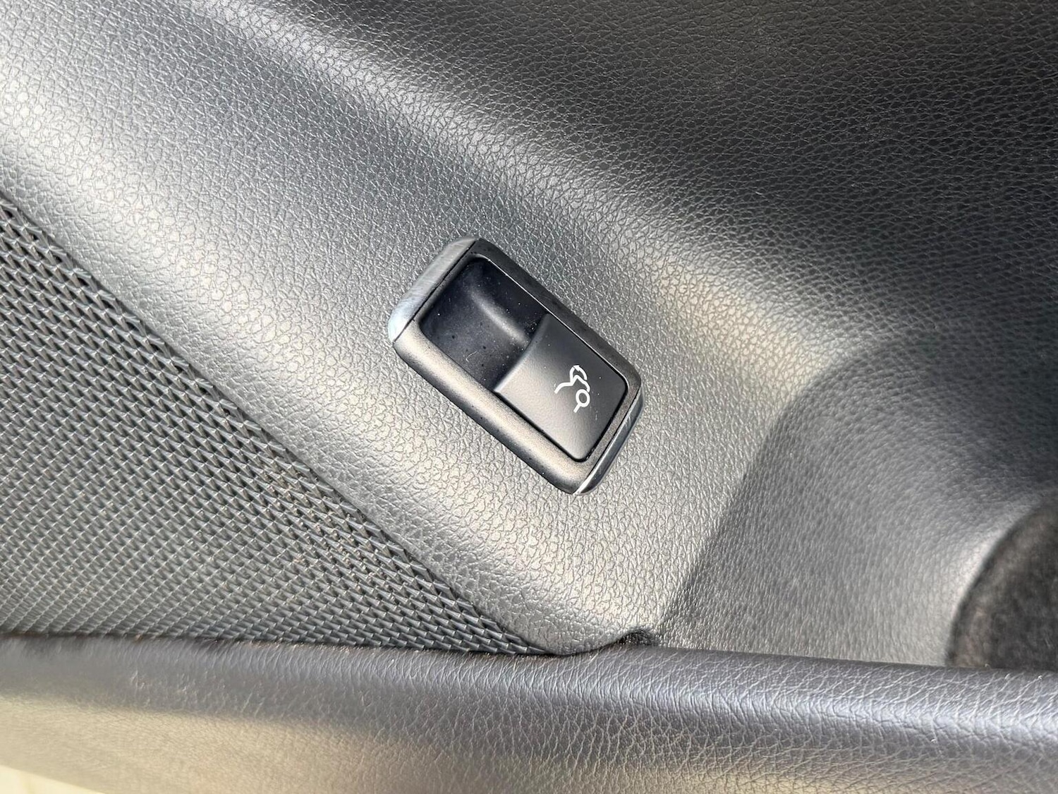 Used Mercedes-Benz CLA 2017 for sale - 76670797: Photo 30