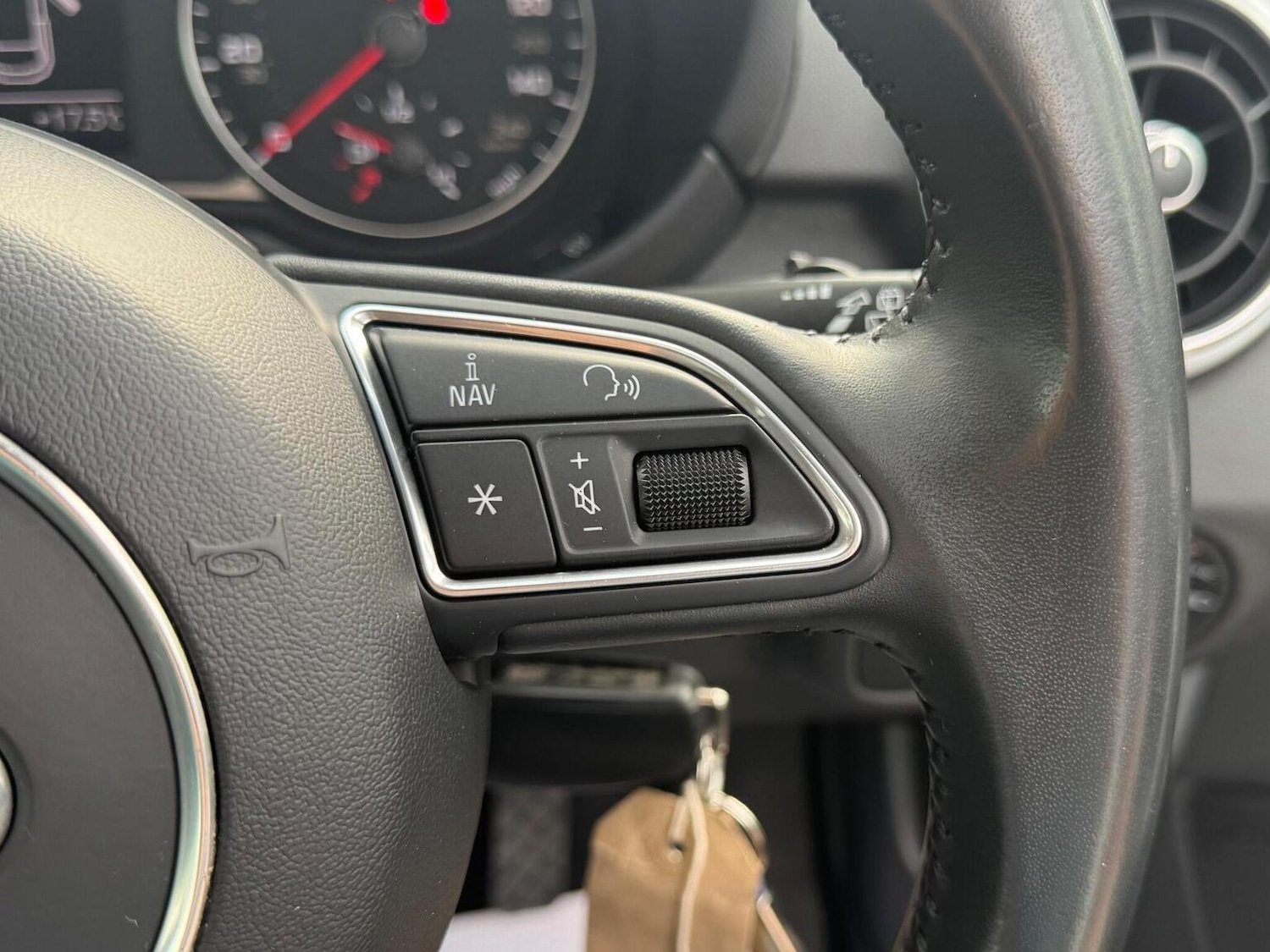 Used Audi A1 2015 for sale - 76670842: Photo 17