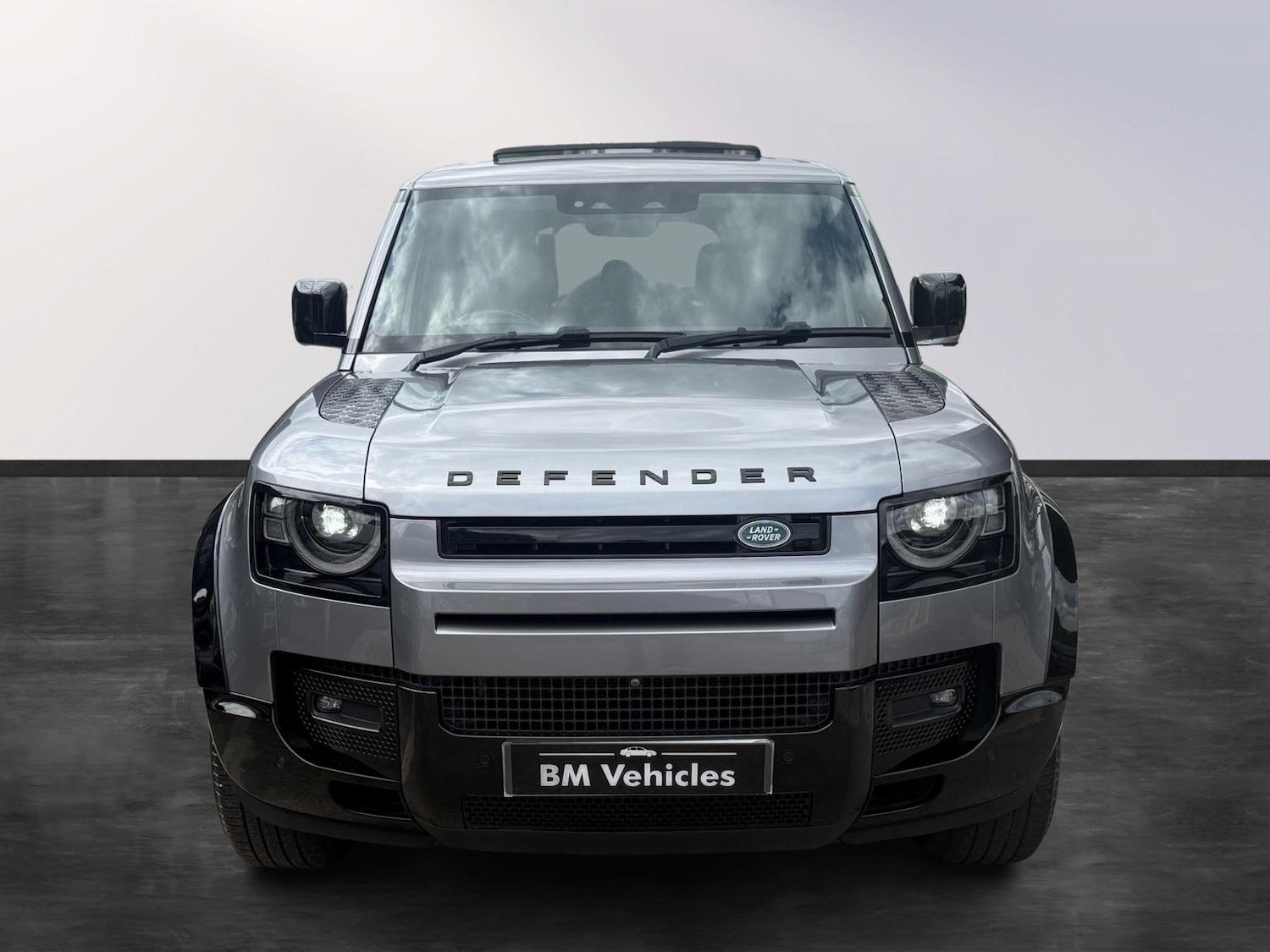 Used Land Rover Defender 2020 for sale - 76670854: Photo 2