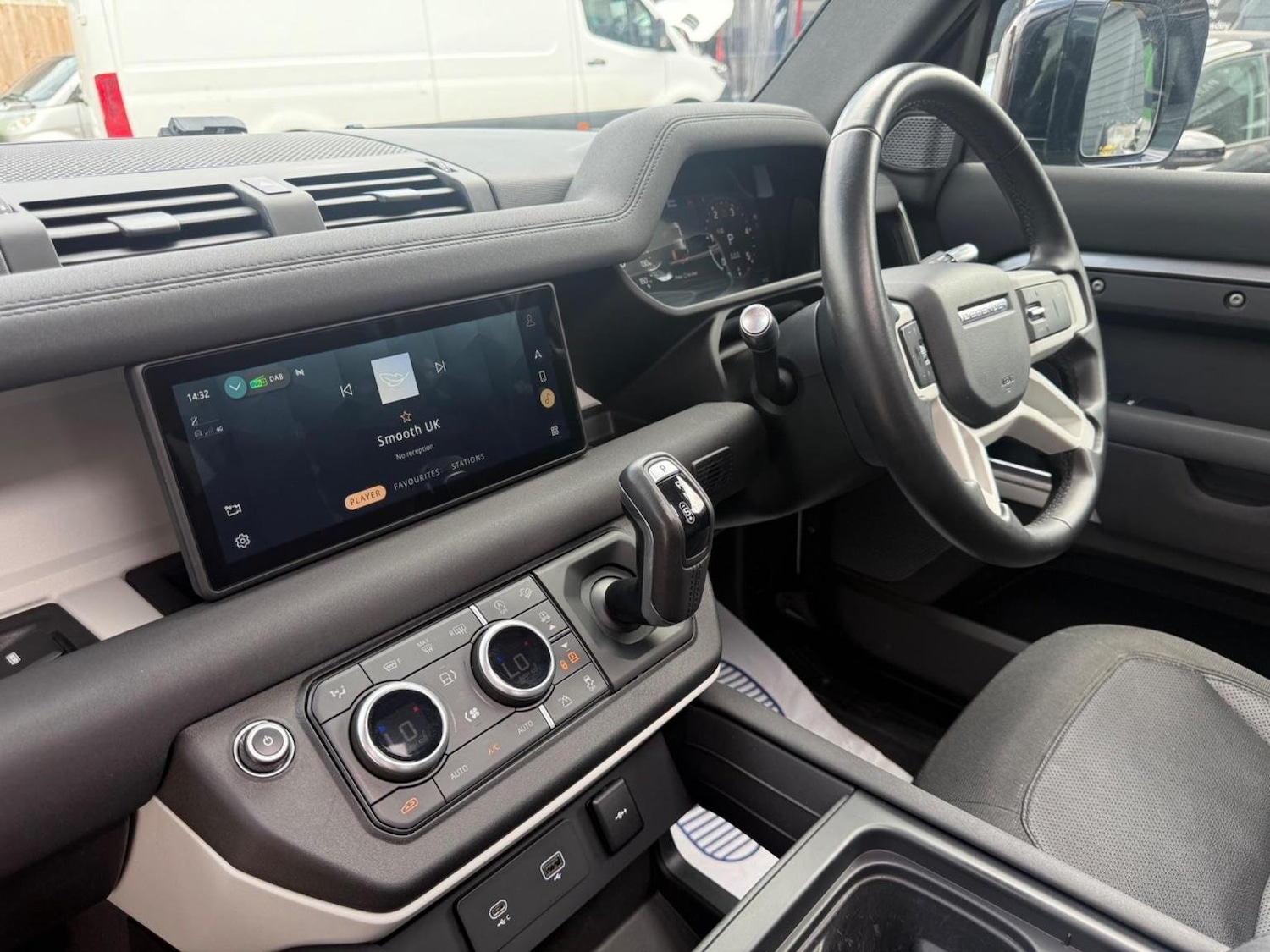 Used Land Rover Defender 2020 for sale - 76670854: Photo 20