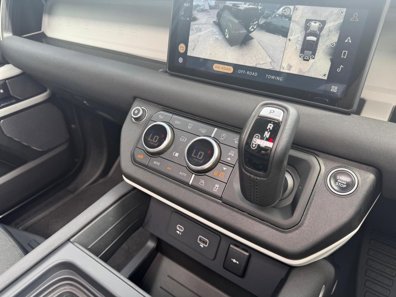 Used Land Rover Defender 2020 for sale - 76670854: Photo 28