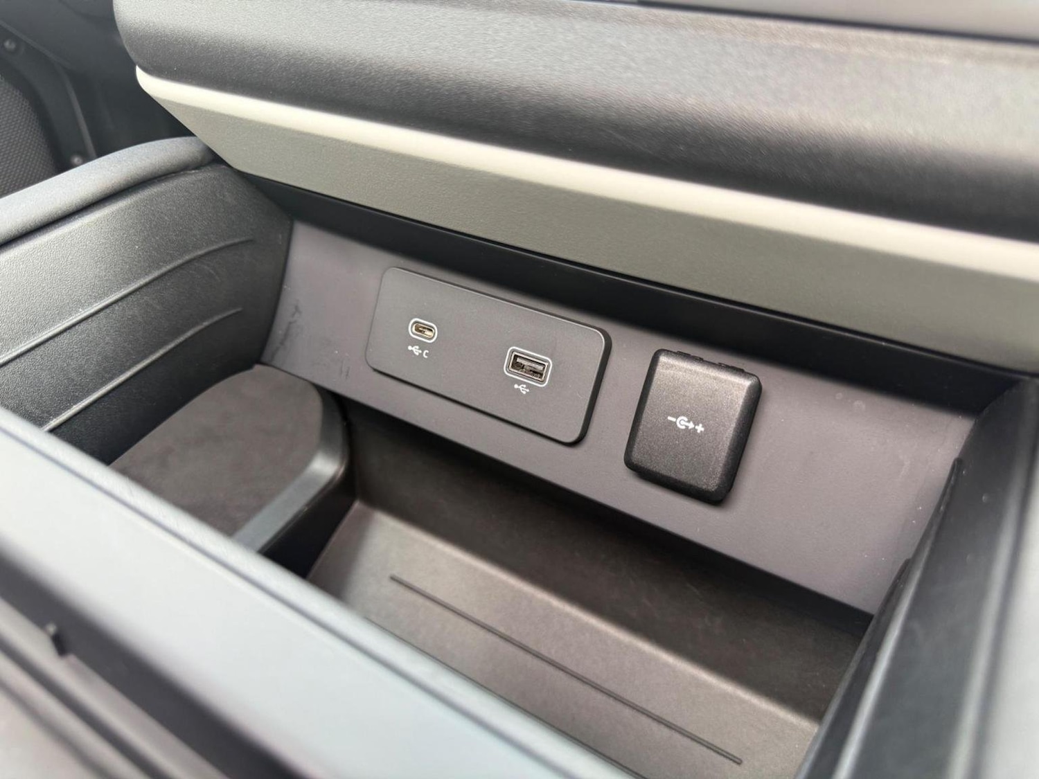 Used Land Rover Defender 2020 for sale - 76670854: Photo 29