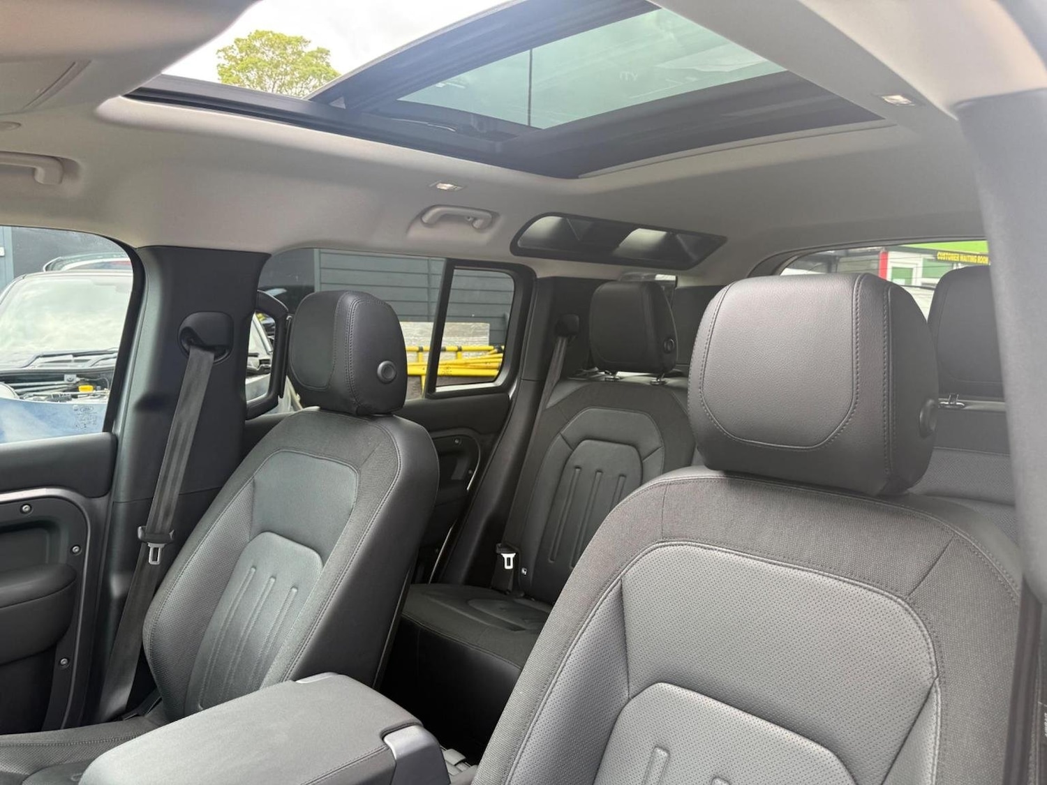 Used Land Rover Defender 2020 for sale - 76670854: Photo 33