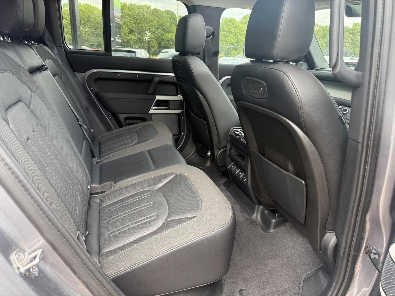 Used Land Rover Defender 2020 for sale - 76670854: Photo 34