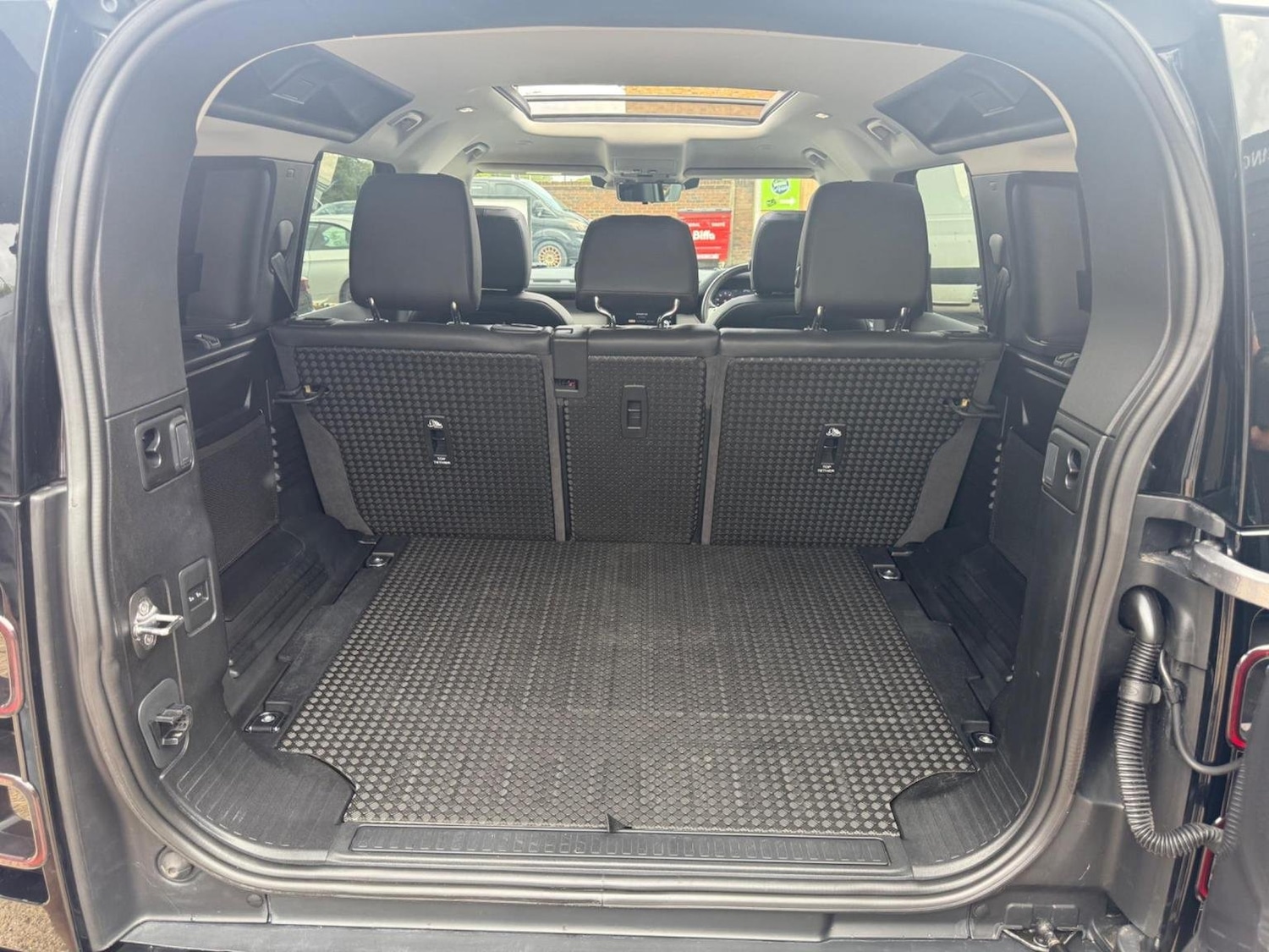 Used Land Rover Defender 2020 for sale - 76670854: Photo 38