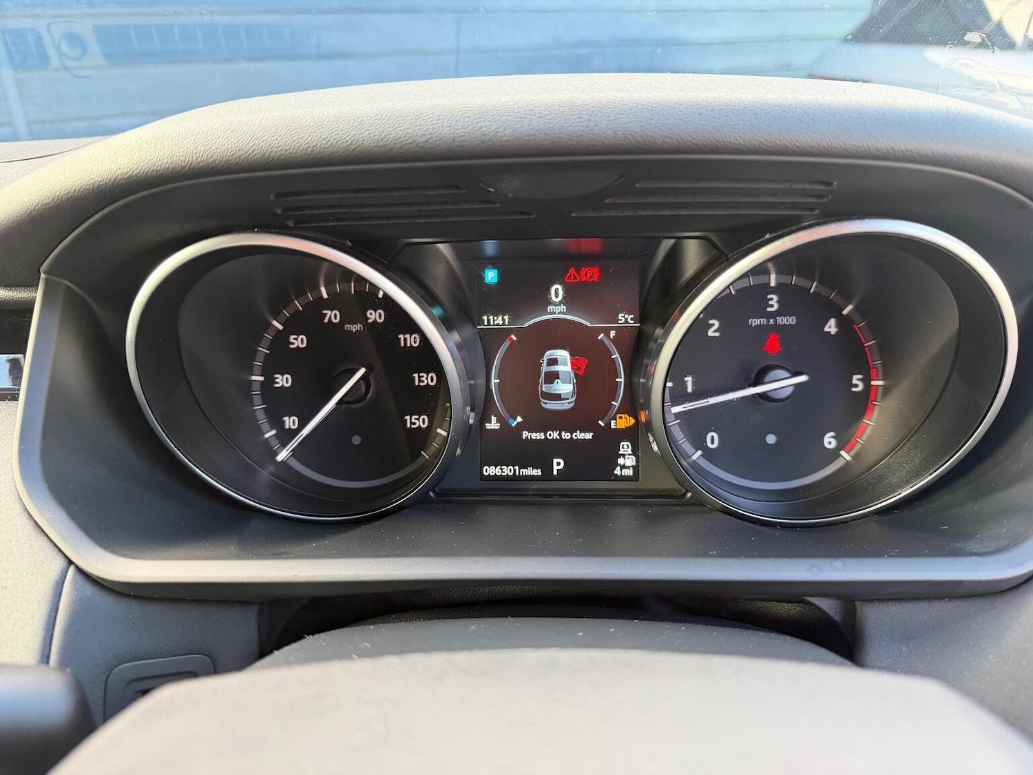 Used Land Rover Discovery 2018 for sale - 76799267: Photo 14