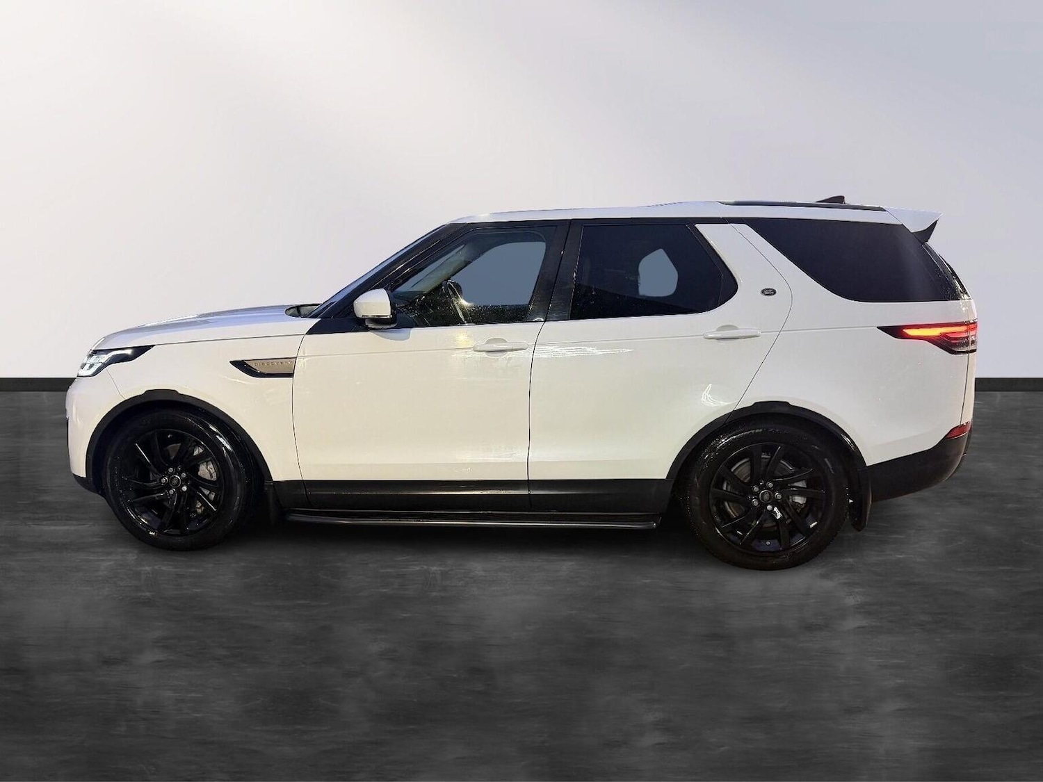 Used Land Rover Discovery 2018 for sale - 76799267: Photo 4