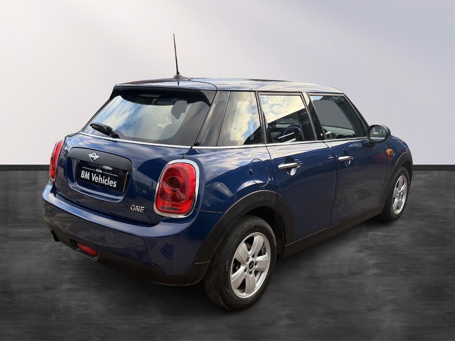 Used MINI Hatch 2017 for sale - 76670849: Photo 8