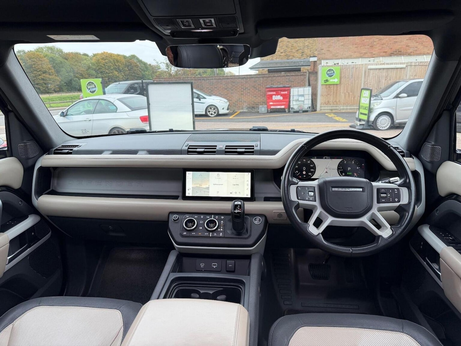 Used Land Rover Defender 2021 for sale - 76670851: Photo 24