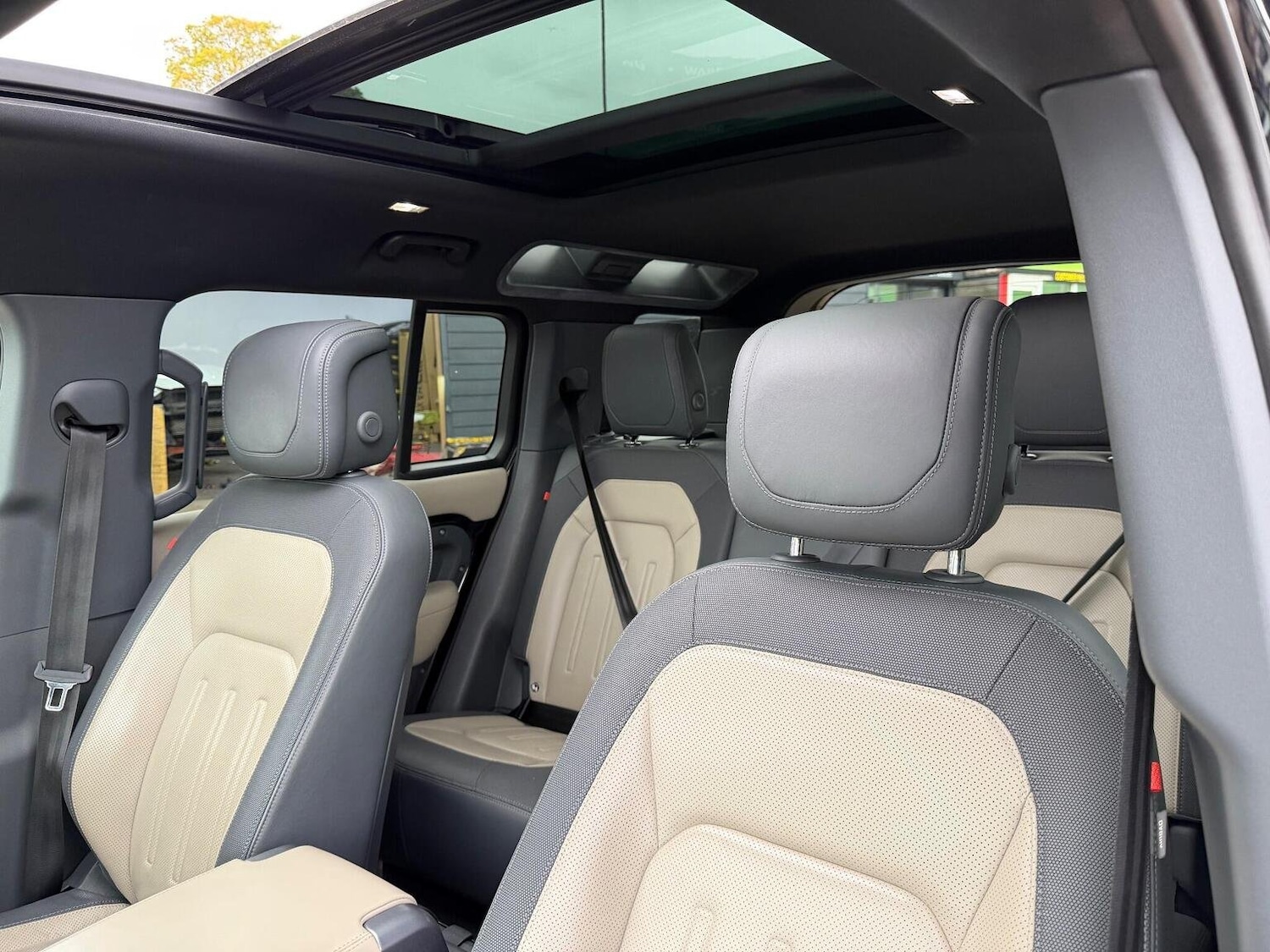 Used Land Rover Defender 2021 for sale - 76670851: Photo 39