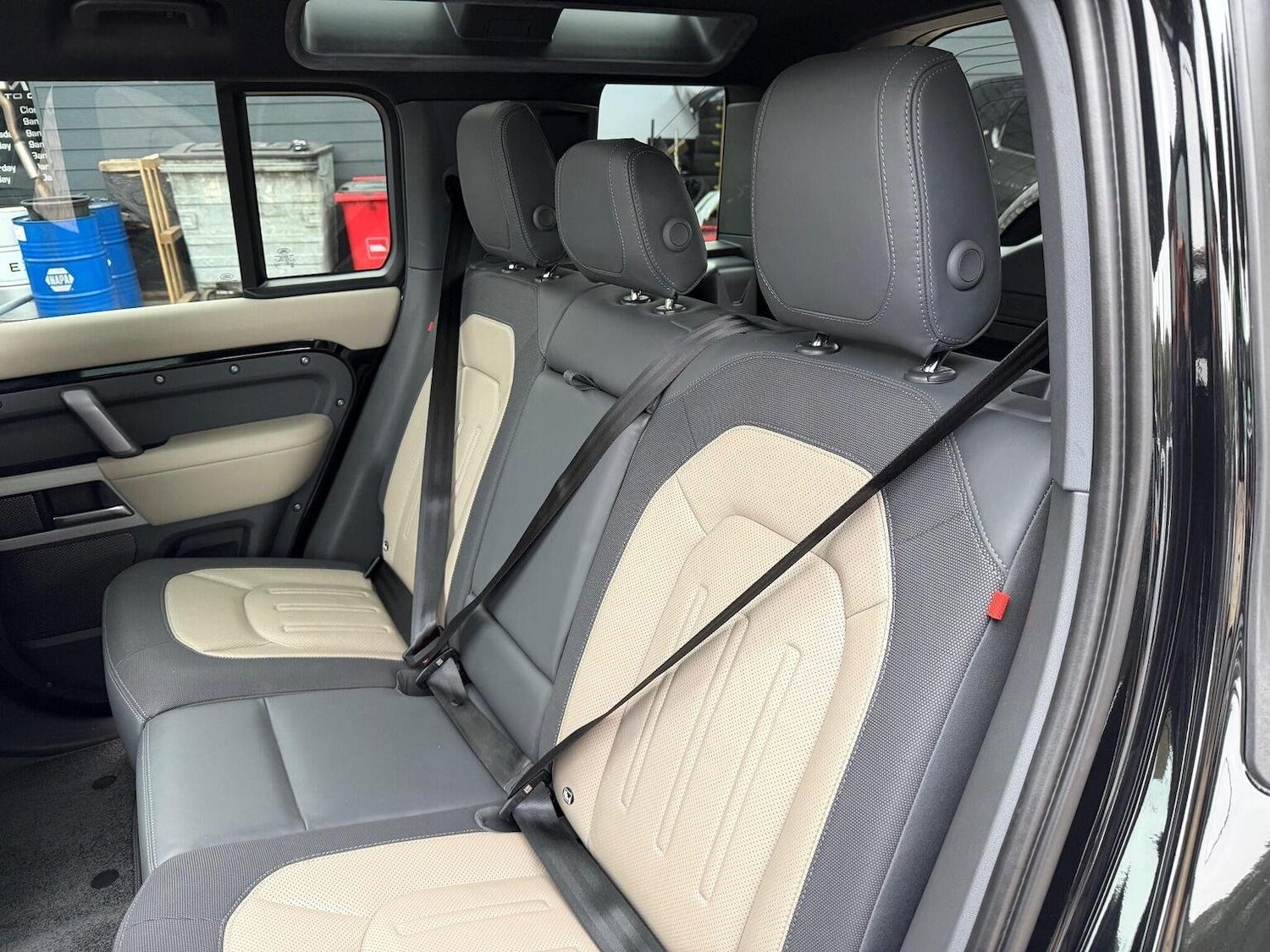 Used Land Rover Defender 2021 for sale - 76670851: Photo 43