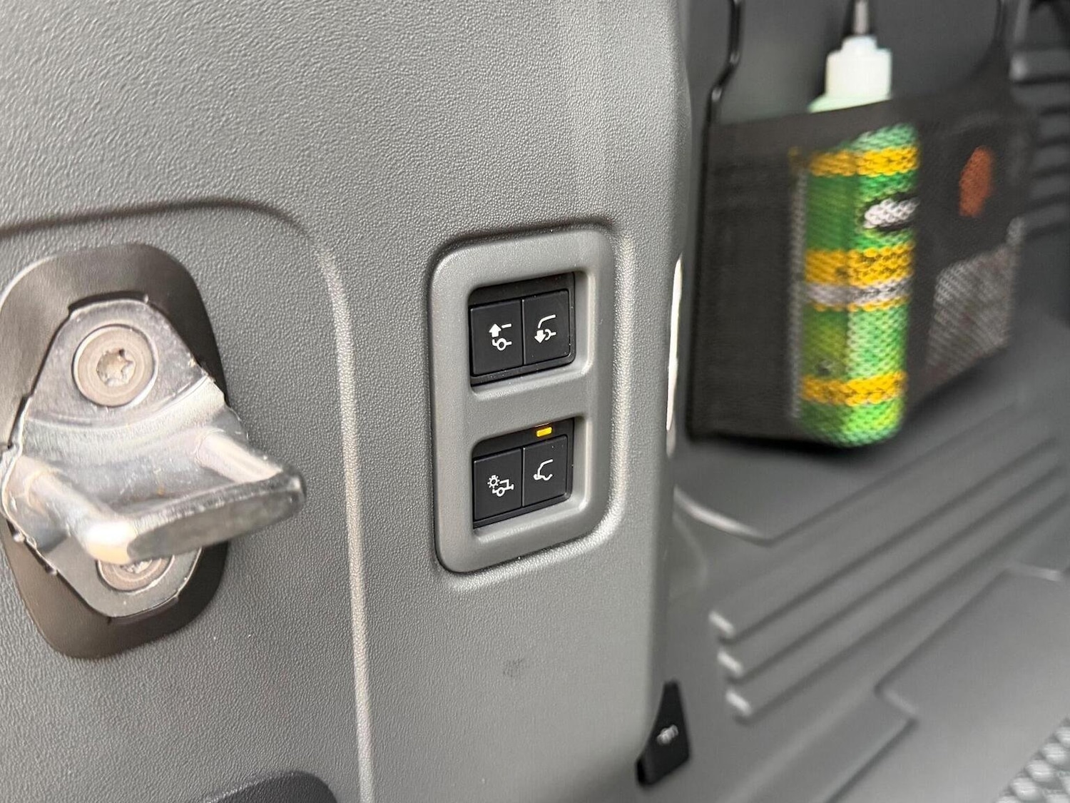 Used Land Rover Defender 2021 for sale - 76670851: Photo 46