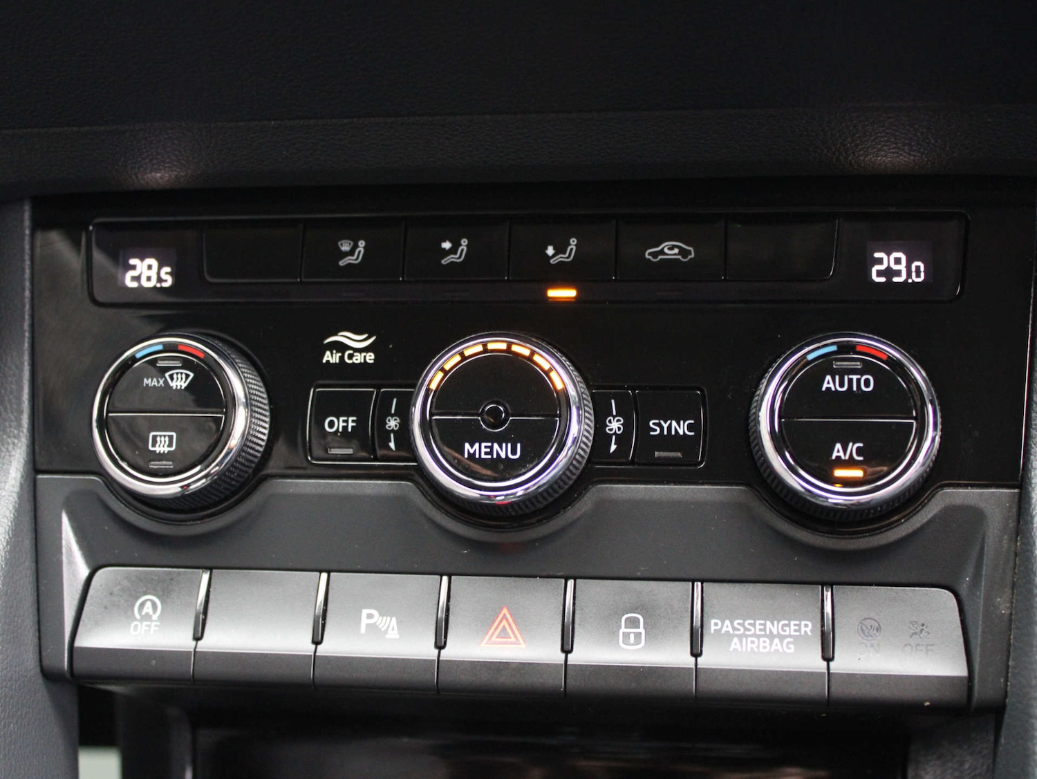 Used Skoda Karoq 2021 for sale - 76483220: Photo 12