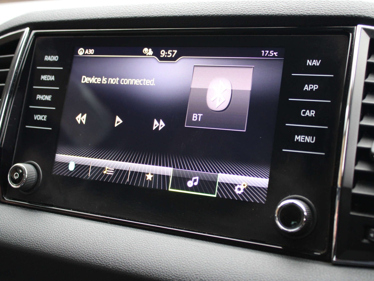 Used Skoda Karoq 2021 for sale - 76483220: Photo 14