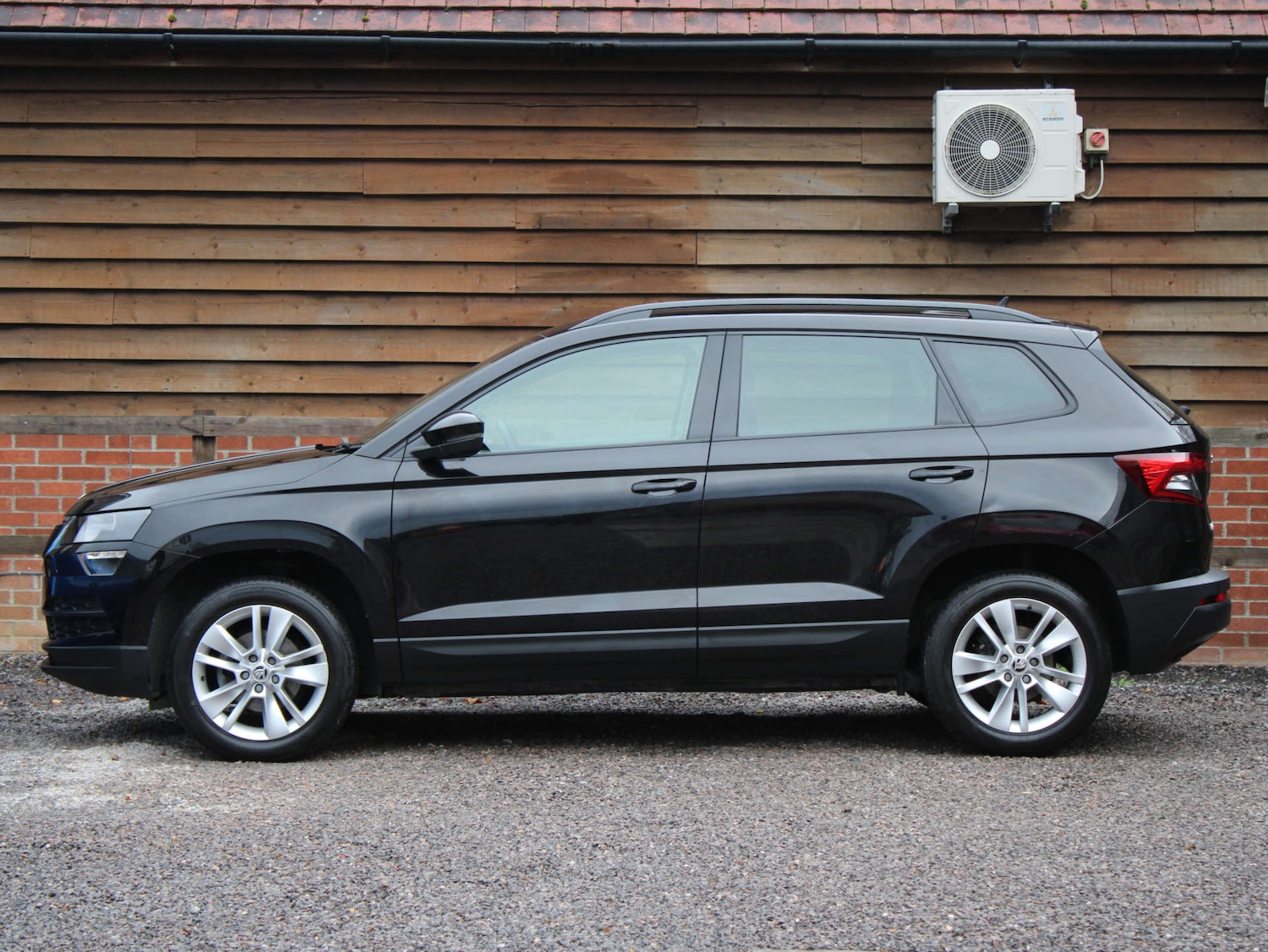 Used Skoda Karoq 2021 for sale - 76483220: Photo 2