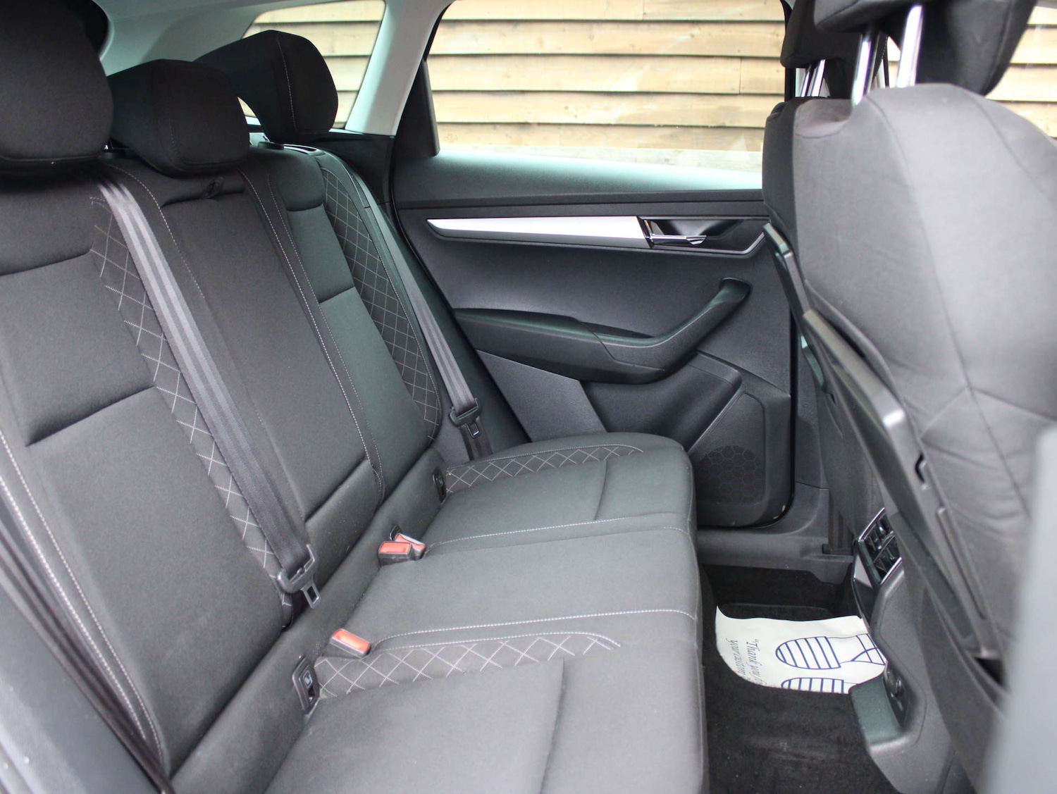 Used Skoda Karoq 2021 for sale - 76483220: Photo 8