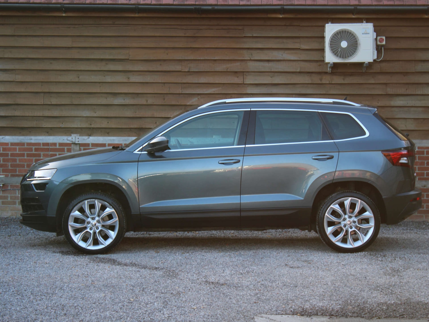 Used Skoda Karoq 2020 for sale - 76397223: Photo 2