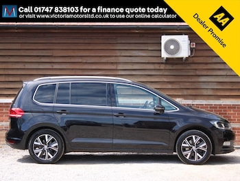 Used Volkswagen Touran 2020 for sale - 75068201: Photo