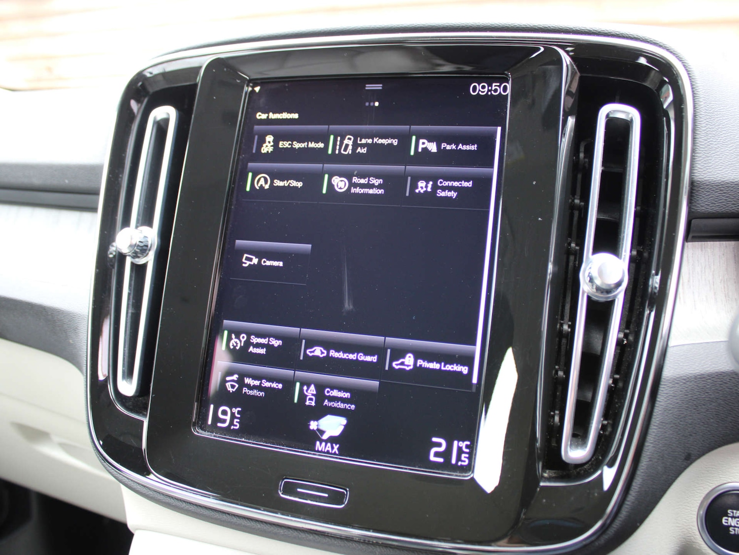 Used Volvo XC40 2020 for sale - 77681316: Photo 24