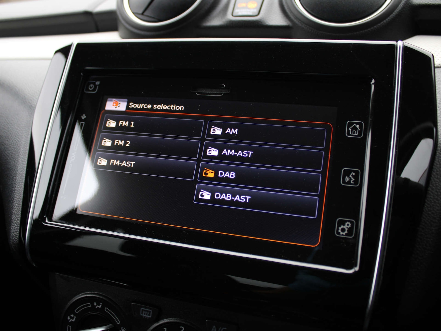 Used Suzuki Swift 2020 for sale - 78068114: Photo 13