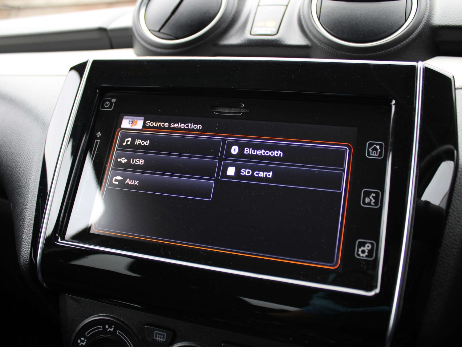 Used Suzuki Swift 2020 for sale - 78068114: Photo 14