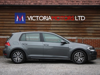 Used Volkswagen Golf 2018 for sale - 77556728: Photo